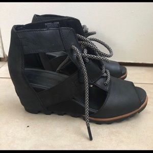 Sorel black wedge 8.5